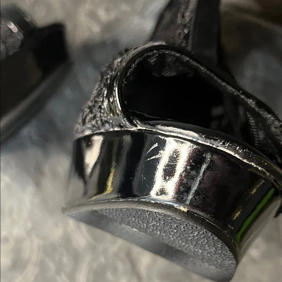 Size 10 Women's Black Lace Peep-Toe High Heel Booties with Gold Heel Accent - Picture 3 of 4